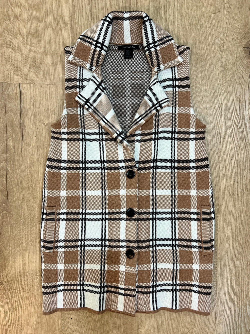 Tahari Women's XS Plaid Knit Sweater Vest Collared Button Front Pockets Preppy
